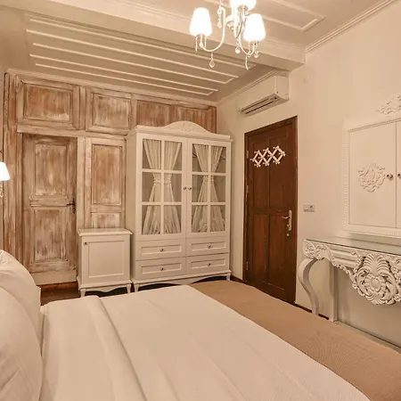 Trilye Bay C Отель *